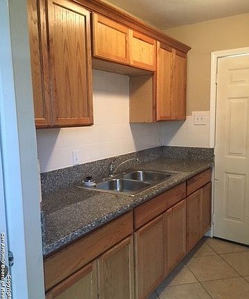 4th image of 6010 Redbrook Dr