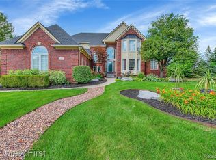 13523 Swan Ln, Shelby Township, MI 48315