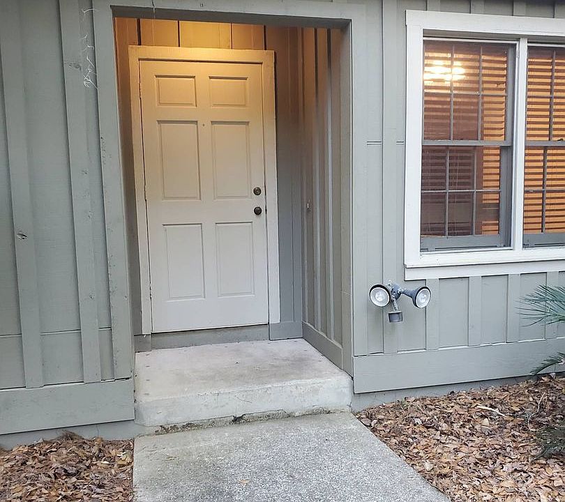 2nd image of 4621 SW 85th Dr