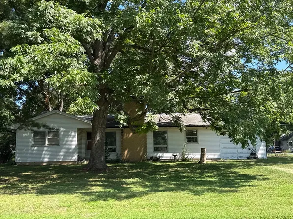 402 Hamilton Rd, Taylor Springs, IL 62089