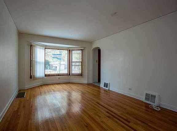 2nd image of 10055 S Saint Louis Ave