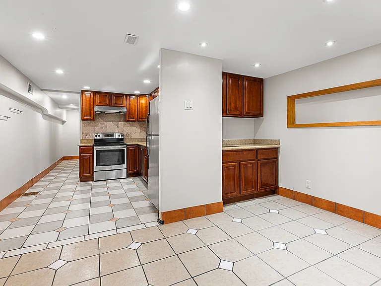 Dining/Kitchen Area