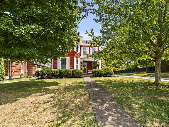 3rd image of 122 N Elmarch Ave