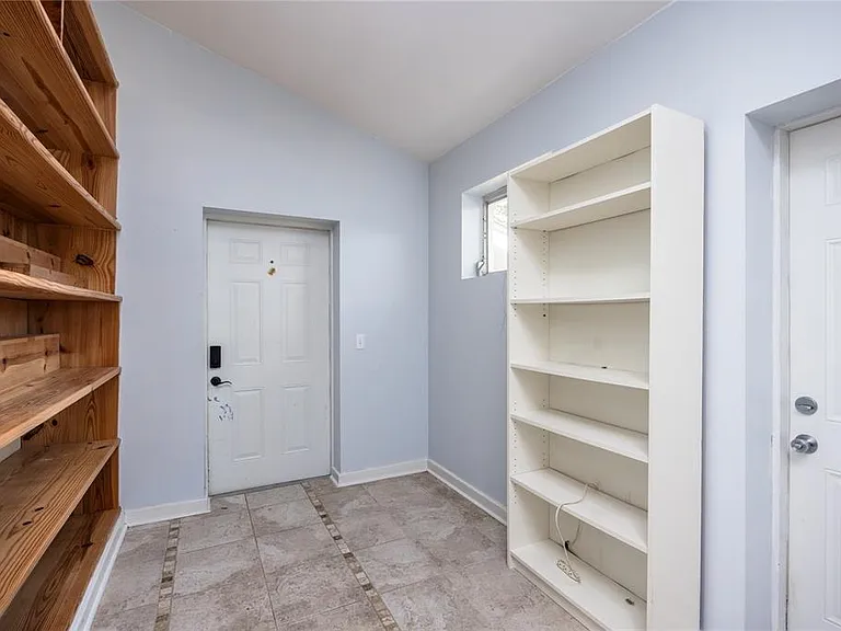 1421 NW 30th St — Photo 35