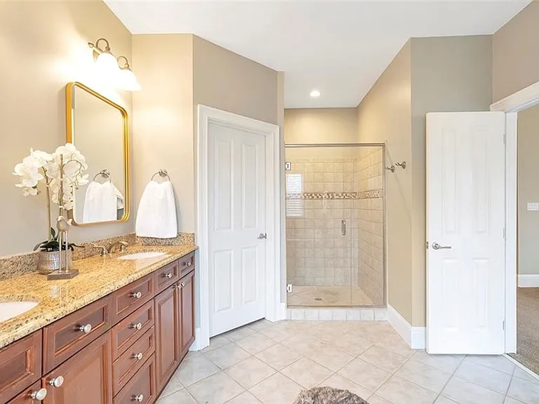 5408 Glenridge Cv NE — Photo 17