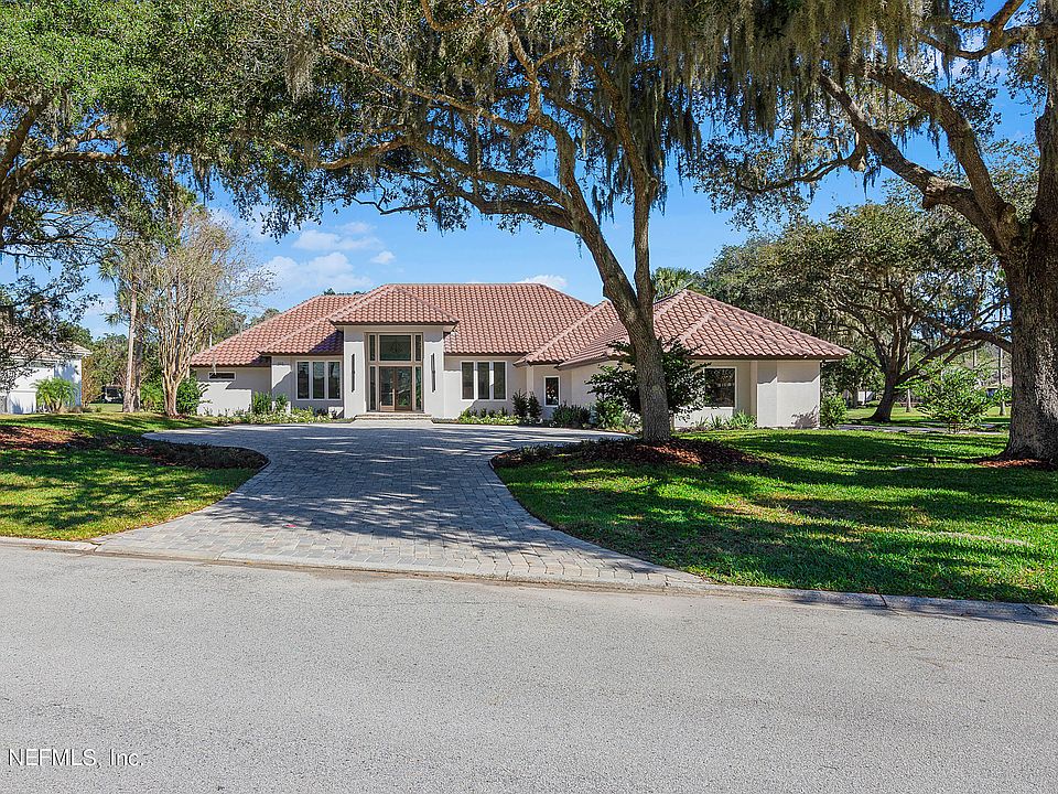2nd image of 100 TWELVE OAKS Lane