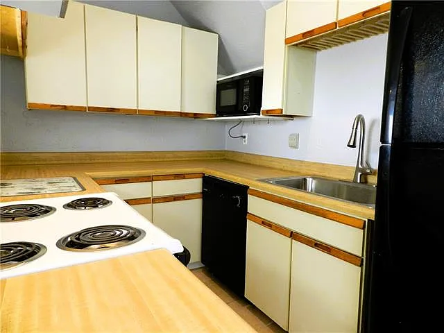 116 Live Oak St #3 — Photo 8