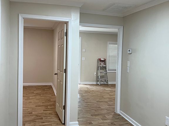5th image of 202 E Keitt St