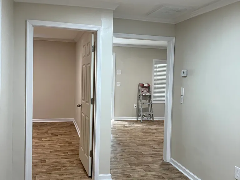 202 E Keitt St — Photo 5