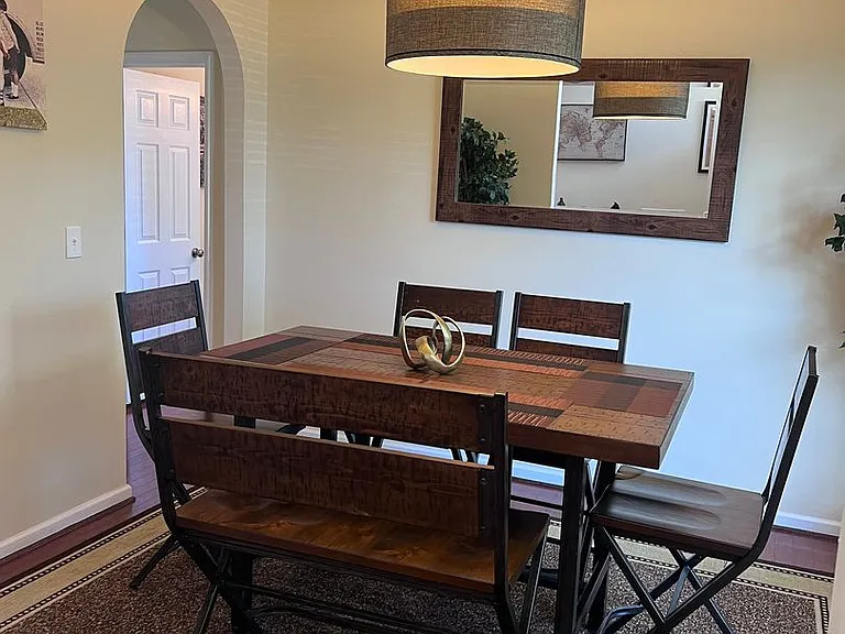 13 Hampshire Glen Pkwy — Photo 5