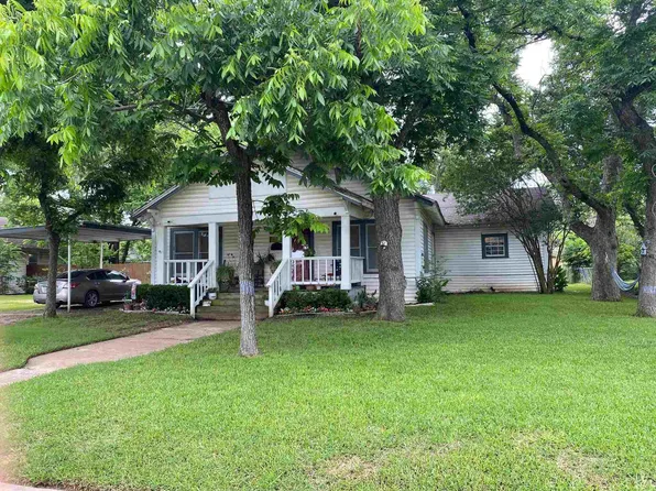 908 E Titus St, Mexia, TX 76667