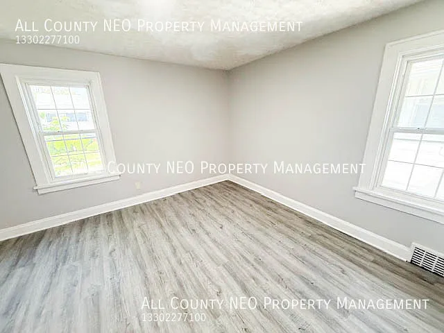 900 Roslyn Ave SW — Photo 13