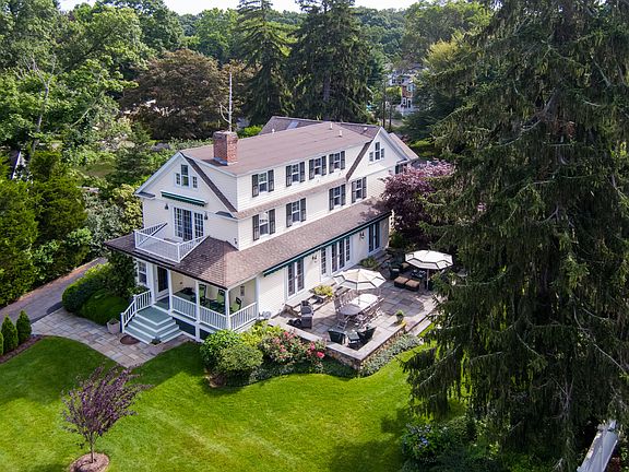4 Grove Avenue