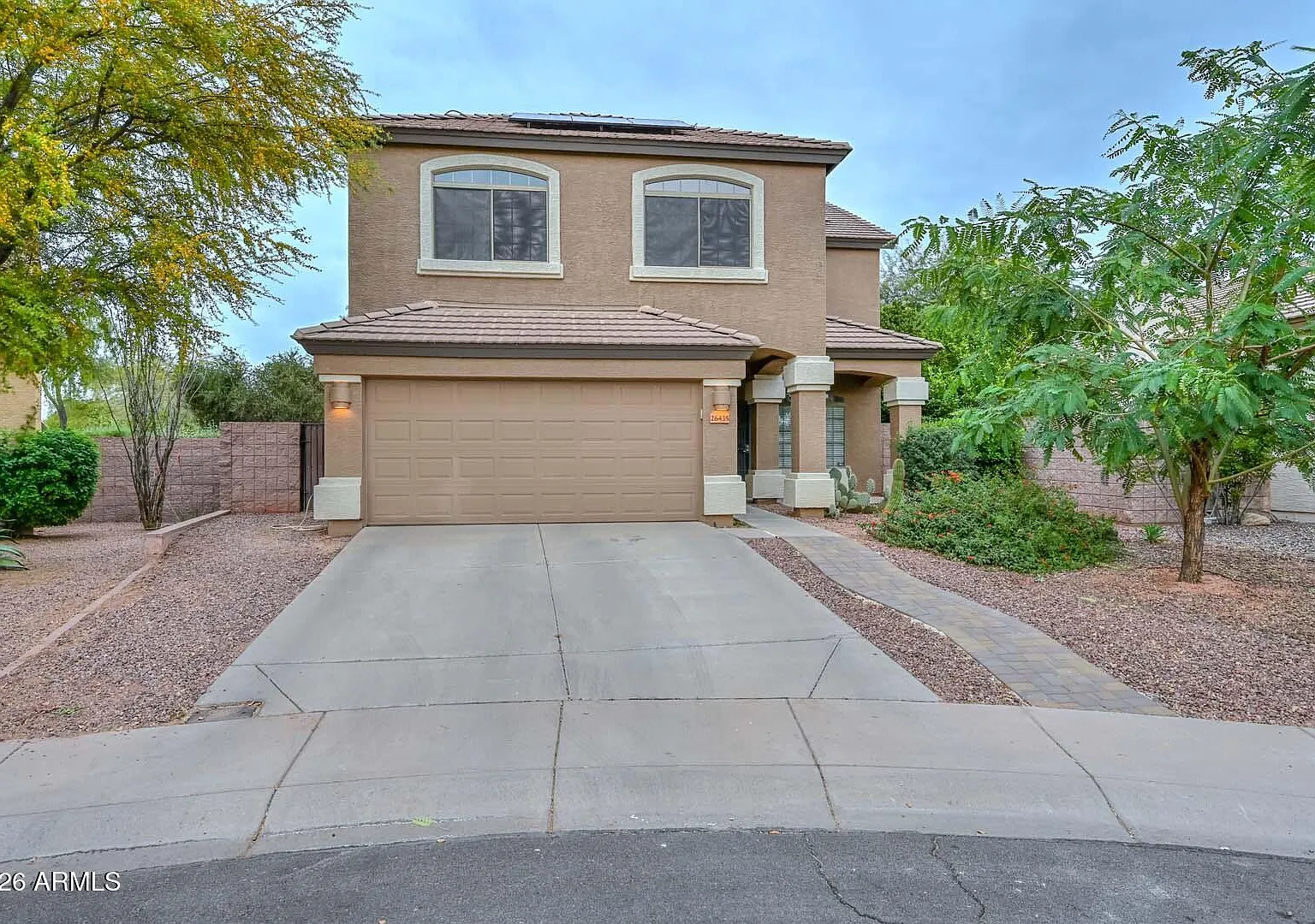 4 bed, 2.5 bath, 2359 sqft, $3,000 — Photo 2