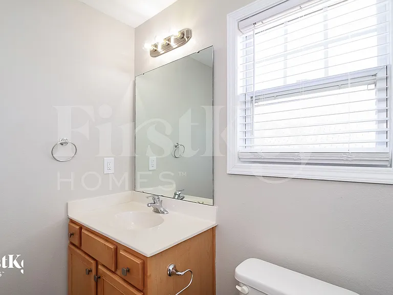 221 Bridgewater Dr — Photo 13