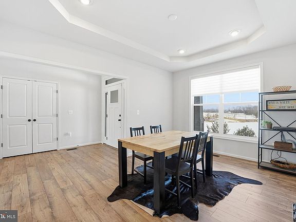 5th image of 10580 Manley Rd