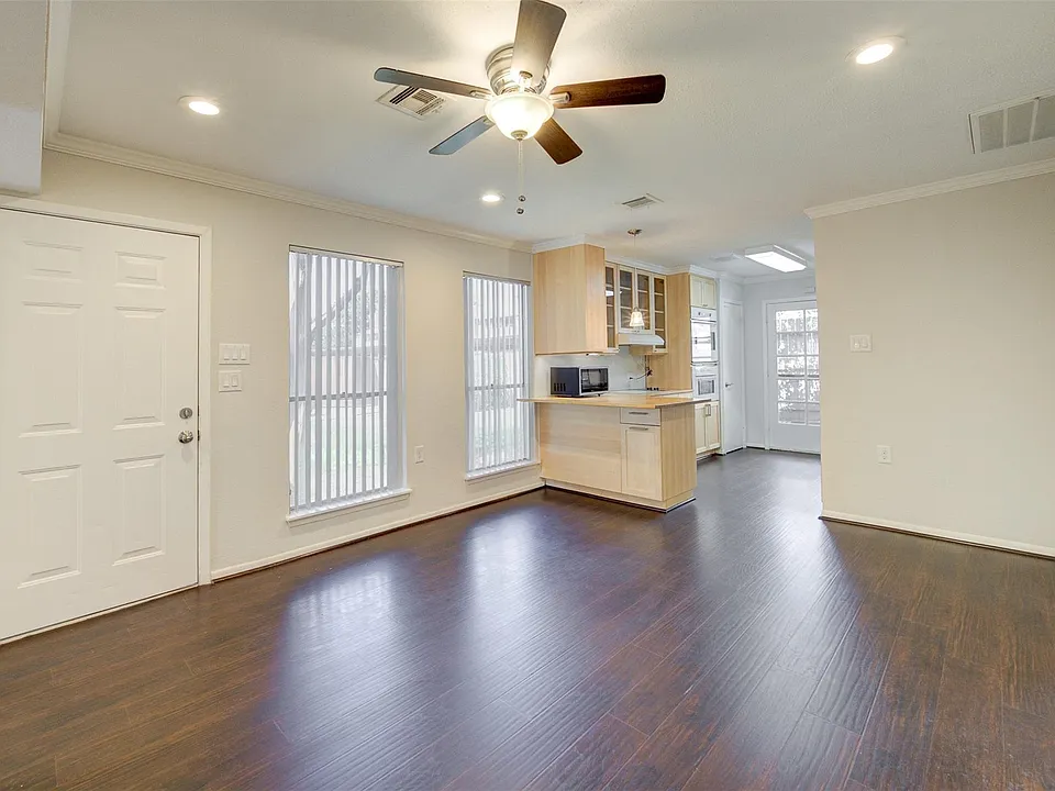 1917 Augusta Dr #18