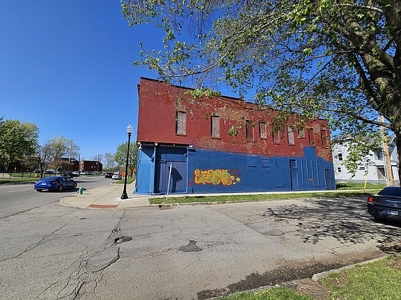 5th image of 2701 N College Ave