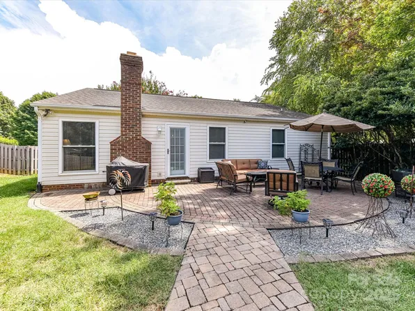 13624 Harvest Point Dr, Huntersville, NC 28078