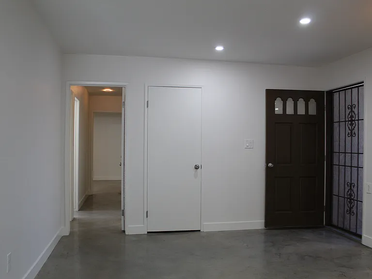 1135 Myra Ave — Photo 5