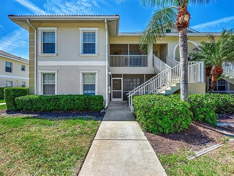 400 Mirabella Cir #201 — Photo 2