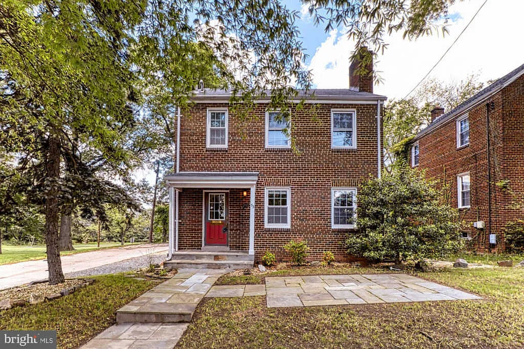 53 Nicholson St NW photo 1