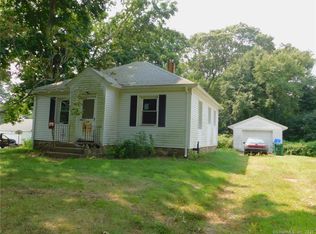 112 Bloomingdale Rd, Quaker Hill, CT 06375