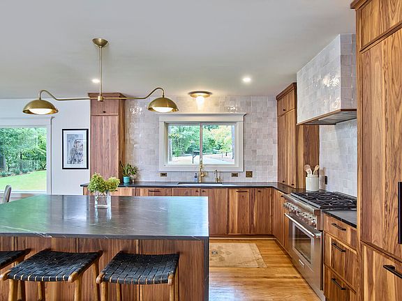 5th image of 3505 Rugby Rd