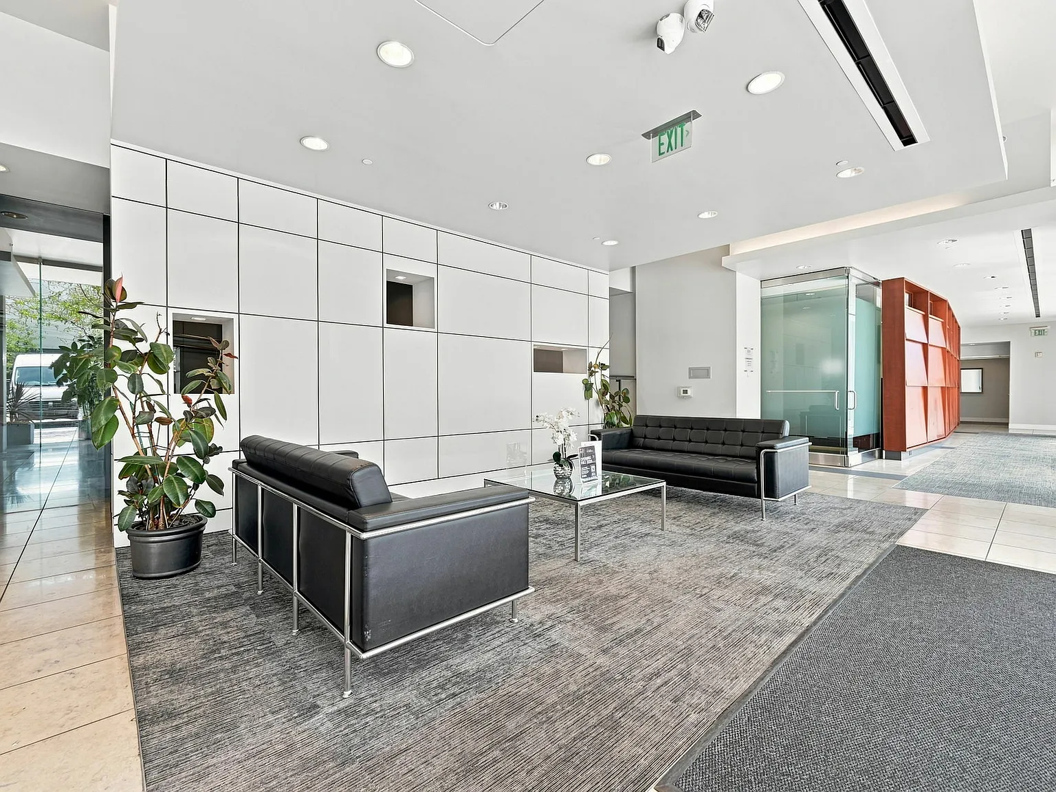 2 bed, 2.0 bath, $6,500 — Photo 2