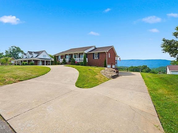 5th image of 132 Landon Dr