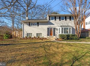 2904 Farm Rd, Alexandria, VA 22302