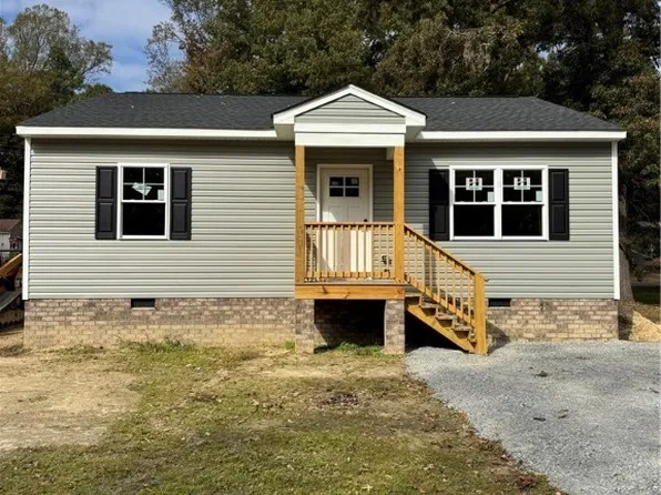 6014 Lakeside Dr, Quinton, VA 23141