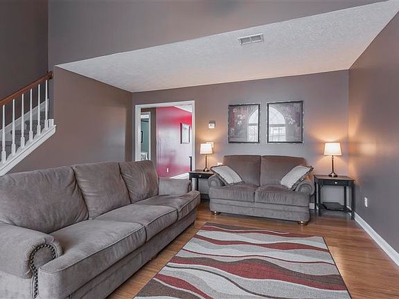 5th image of 760 Woodhaven Pl