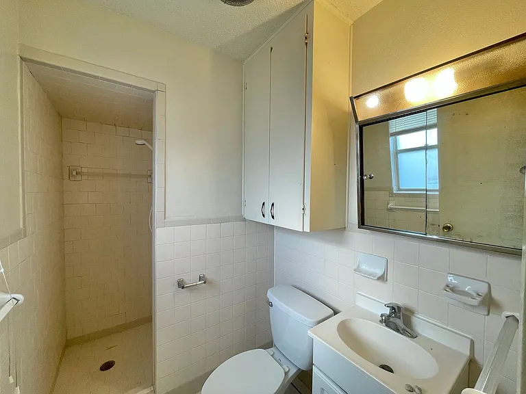 1404 Cross St — Photo 15