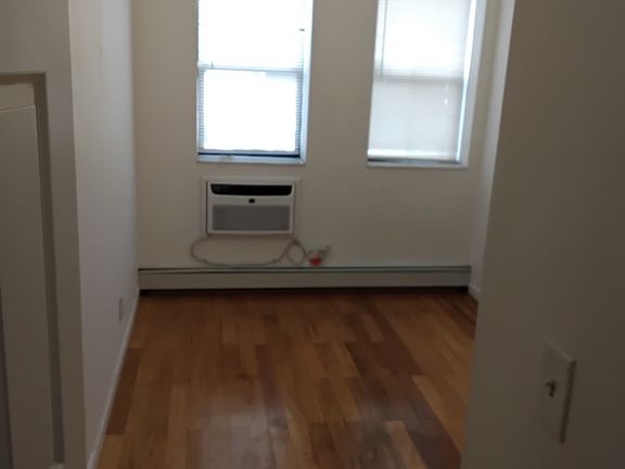 2nd image of 140 Richardson St #2B