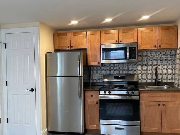 5th image of 158 North St #C