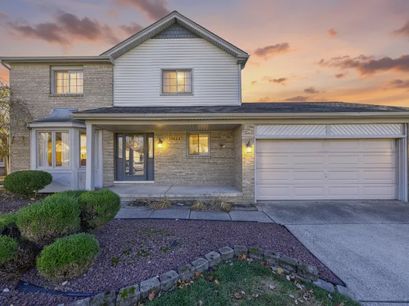 28808 Stonehenge Dr, Chesterfield, MI 48047