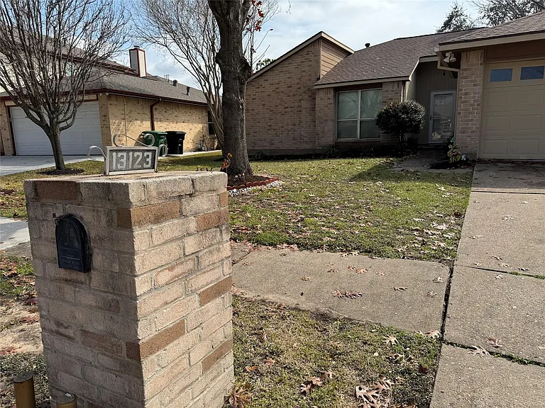 13123 Chipman Glen Dr — Photo 1
