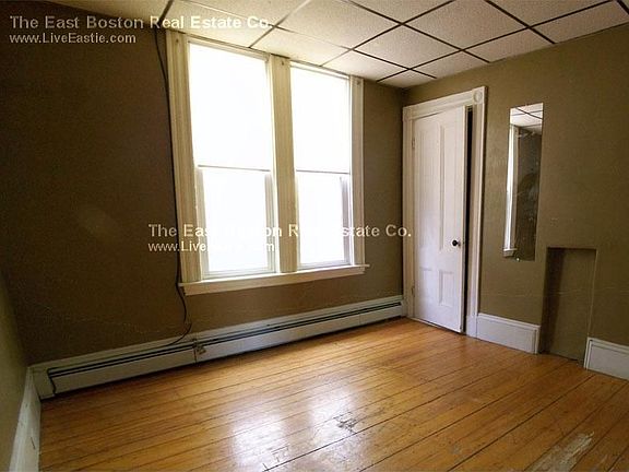 2nd image of 87 Putnam St APT 3