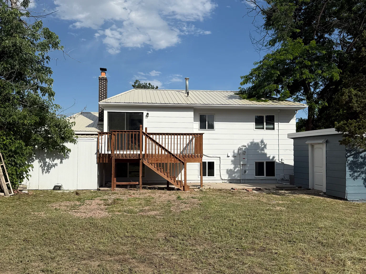 208 Homer Dr — Photo 2