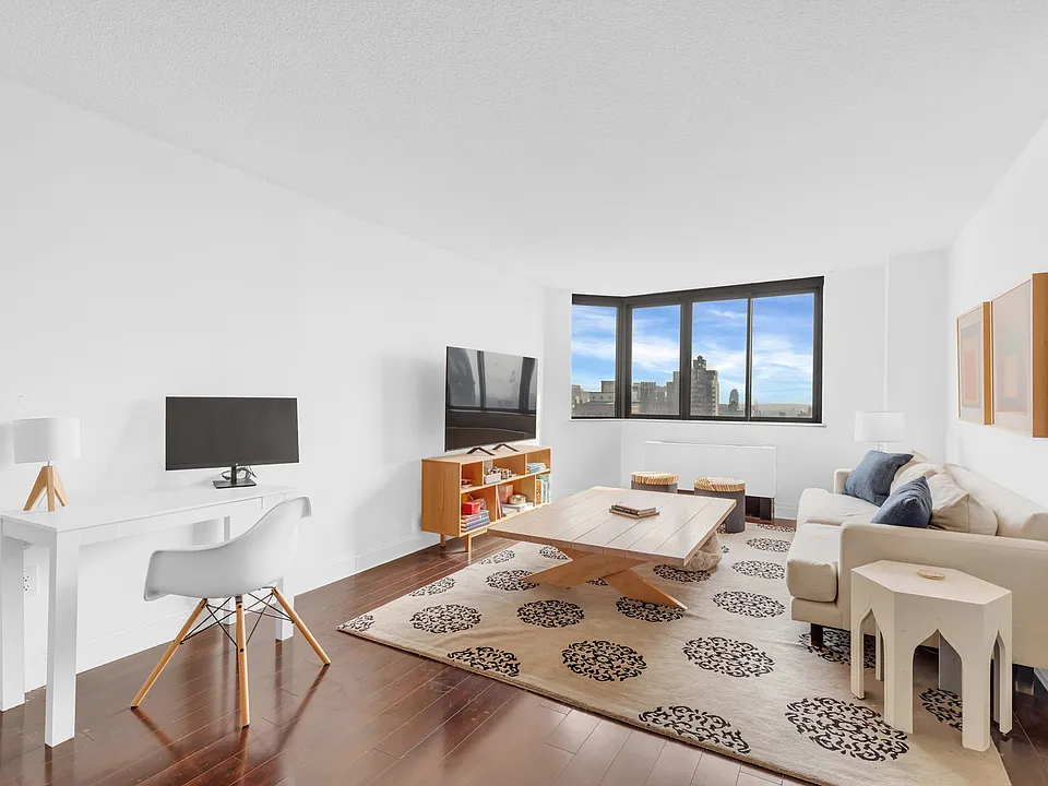 280 Park Ave S #24B