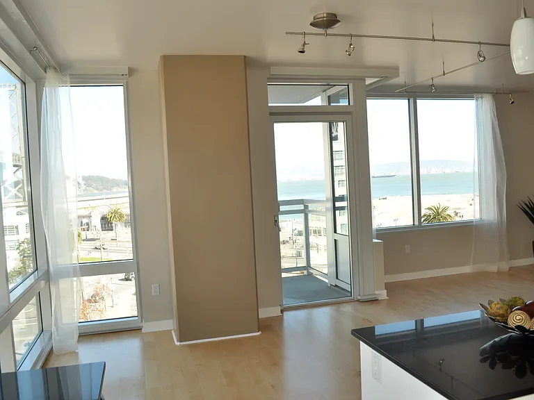 501 Beale St #7D — Photo 4