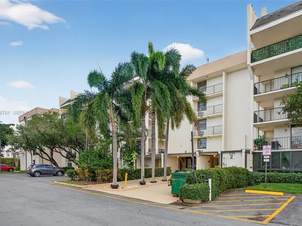 6195 Rock Island Rd APT 103, Tamarac, FL 33319