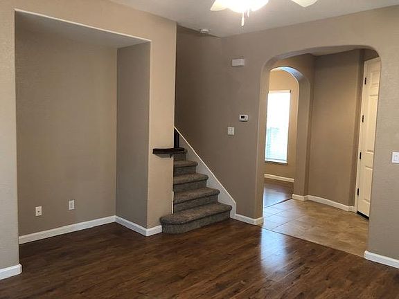 4th image of 41 Villa Gardens Ct