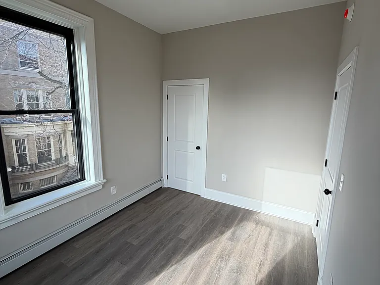 150 S Franklin St #4 — Photo 10