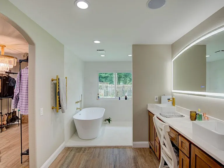 1710 Ray Ave — Photo 12
