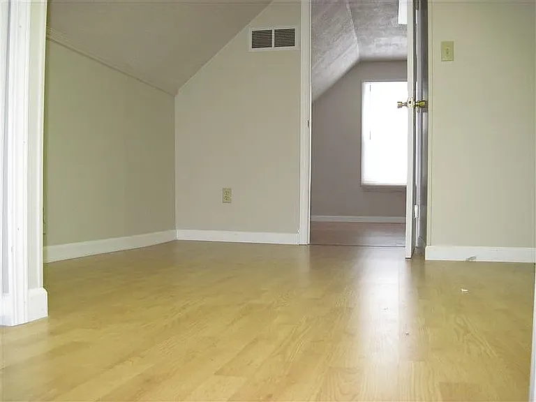 27341 Ridgewood St — Photo 13
