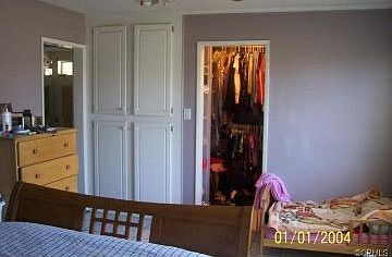 5th image of 918 W Francis St