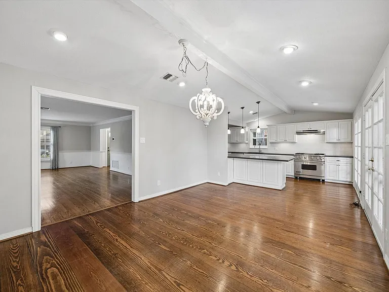 2316 Wordsworth St — Photo 5