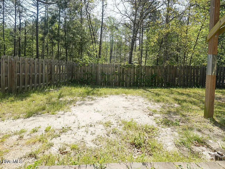 315 Adams Cir — Photo 32